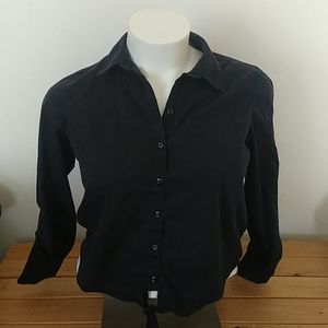 Long or three-quarter length sleeve, button down